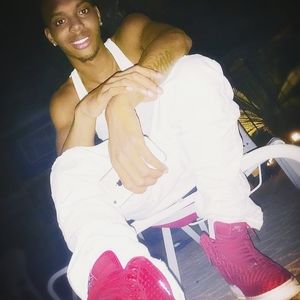 Meet your Posher, Younghomie